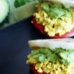 Recetas veganas: Arepa de tofu y aguacate