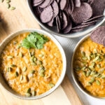 Receta de Chili Sustancioso de Pollo Blanco y Frijoles Navy